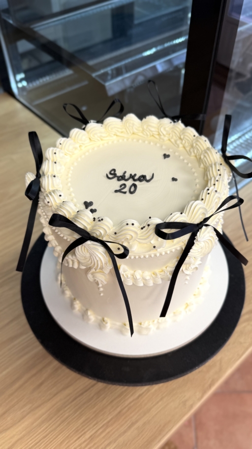 TORTA Lambeth biela - napíšte vlastný text