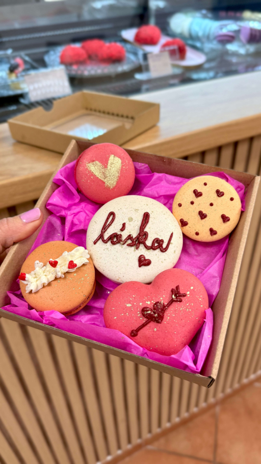 Valentínska KRABIČKA makróniek "S", 14.2.