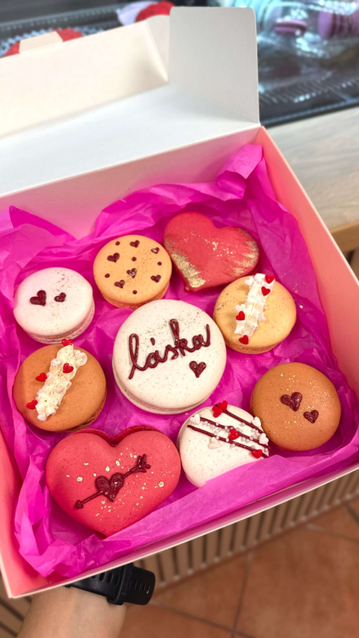 Alternative view of Valentínska KRABIČKA makróniek "S", 14.2.